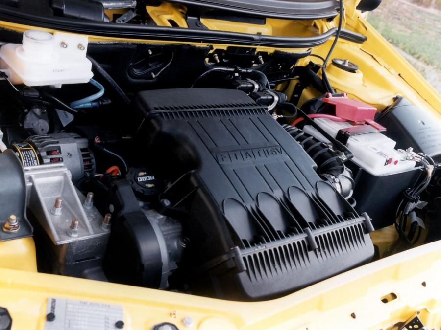  Fiat Punto Sporting (NZ) 2002 года  (фото 4 из 14)